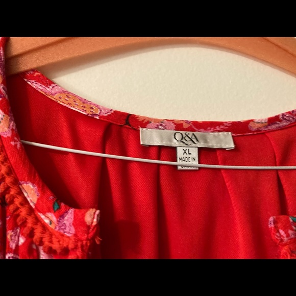Red floral dress Q and A lined made well - Picture 4 of 5
